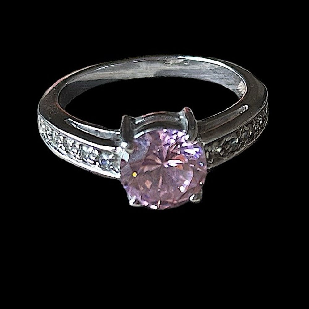 Vintage Pink Crystal Ring!